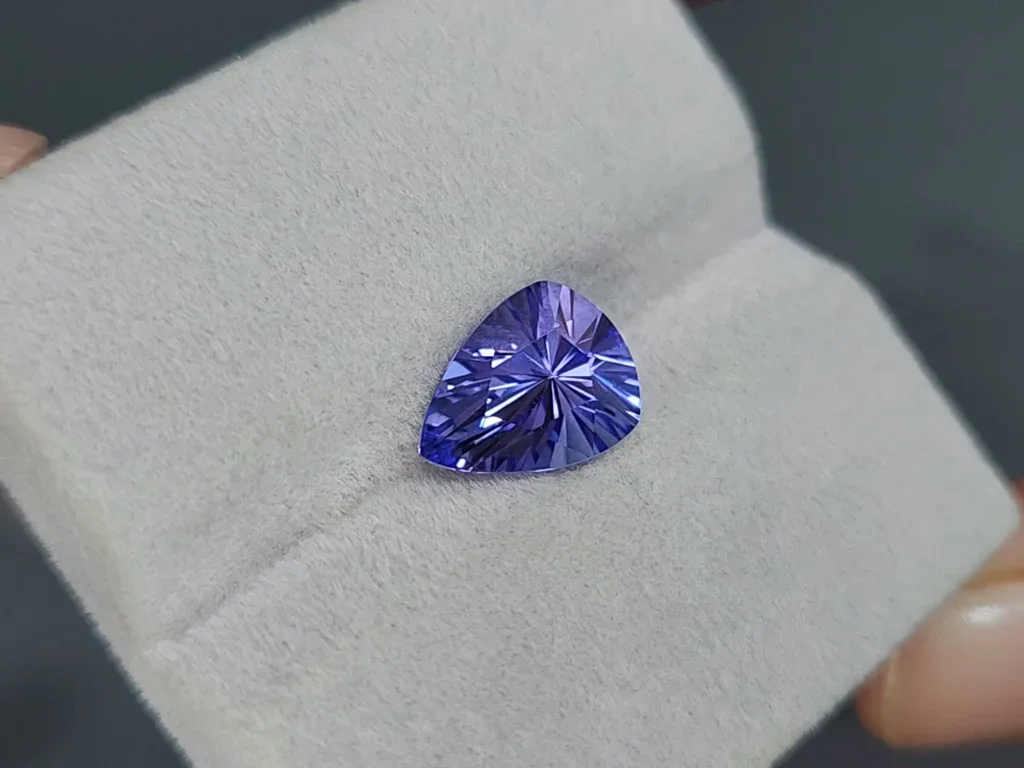 Tanzanite trillion cut 3.49 carats, Tanzania Image №4