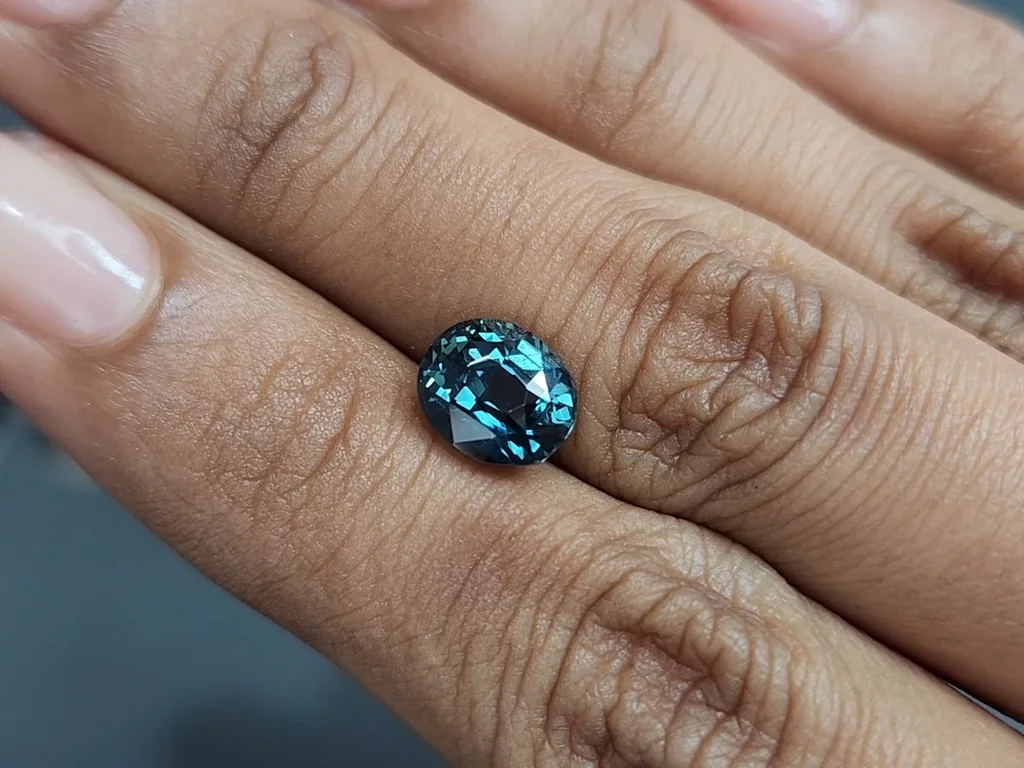 Zafiro verde azulado de talla cojín sin calentar de 3,12 quilates, Madagascar Image №2