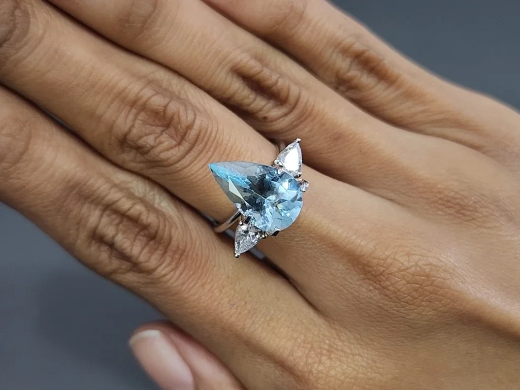 Aigue-marine taille poire 3,97 carats, Madagascar Image №5