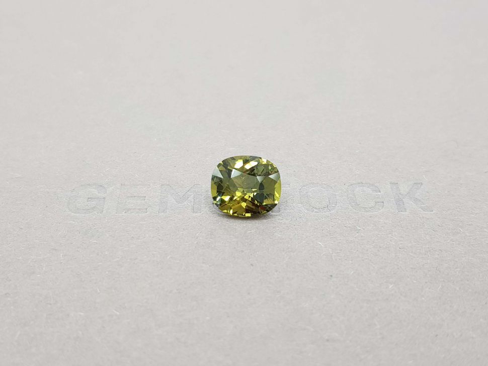 Yellowish green sapphire 3.54 ct, Madagascar Image №1