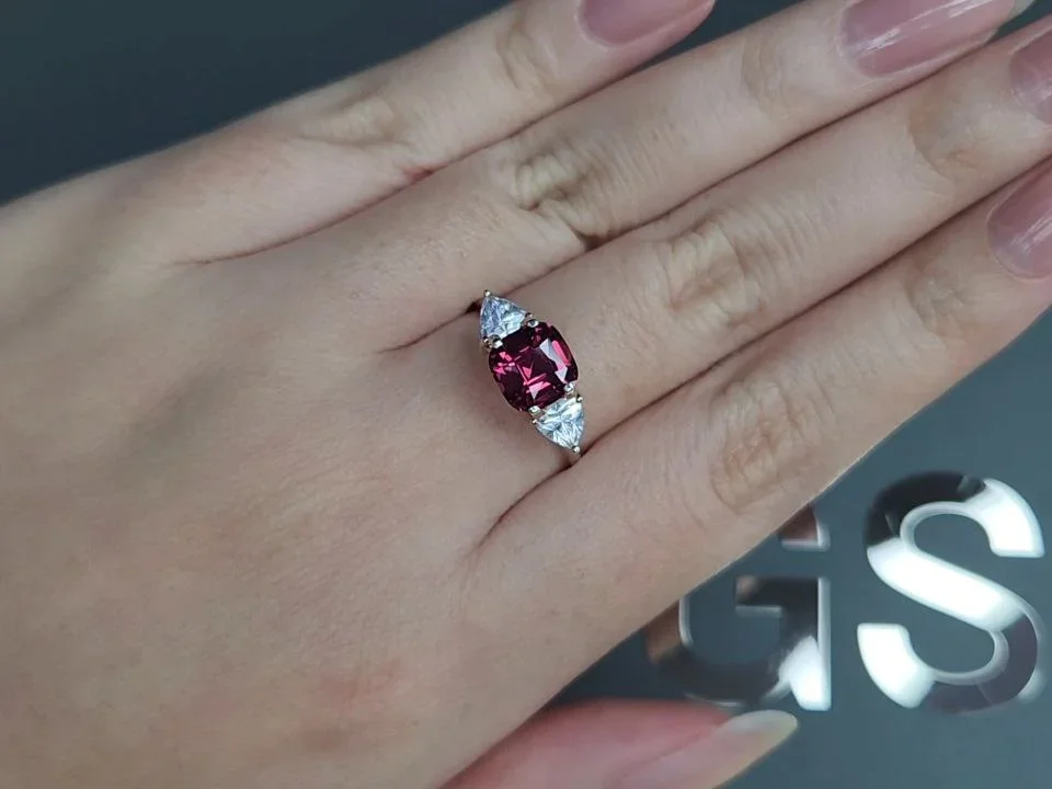 Rare grenat de Malaisie taille coussin 2,22 carats, Tanzanie Image №5