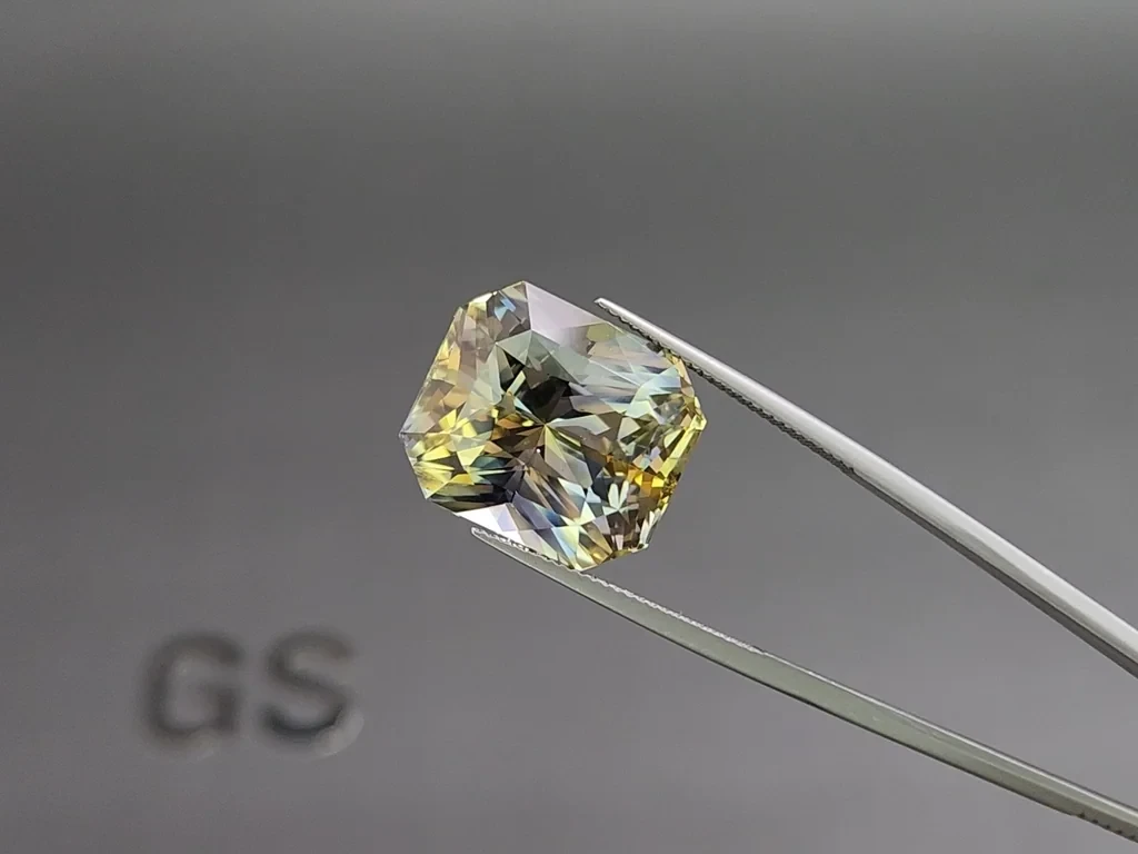 Unheated sapphire Bi-color radiant cut 34.48 carats, Sri Lanka Image №3