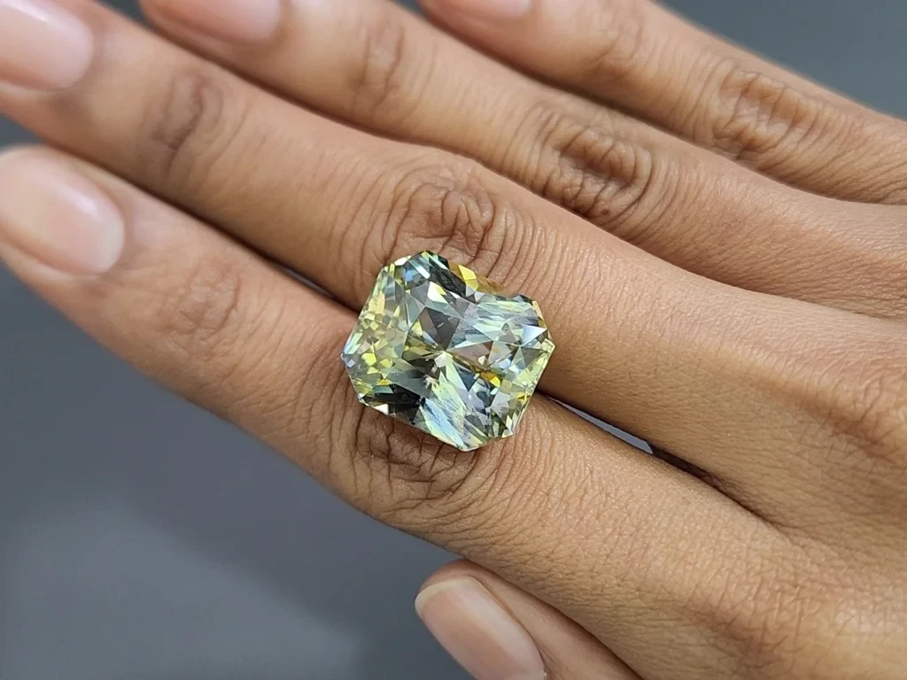 Unheated sapphire Bi-color radiant cut 34.48 carats, Sri Lanka Image №2