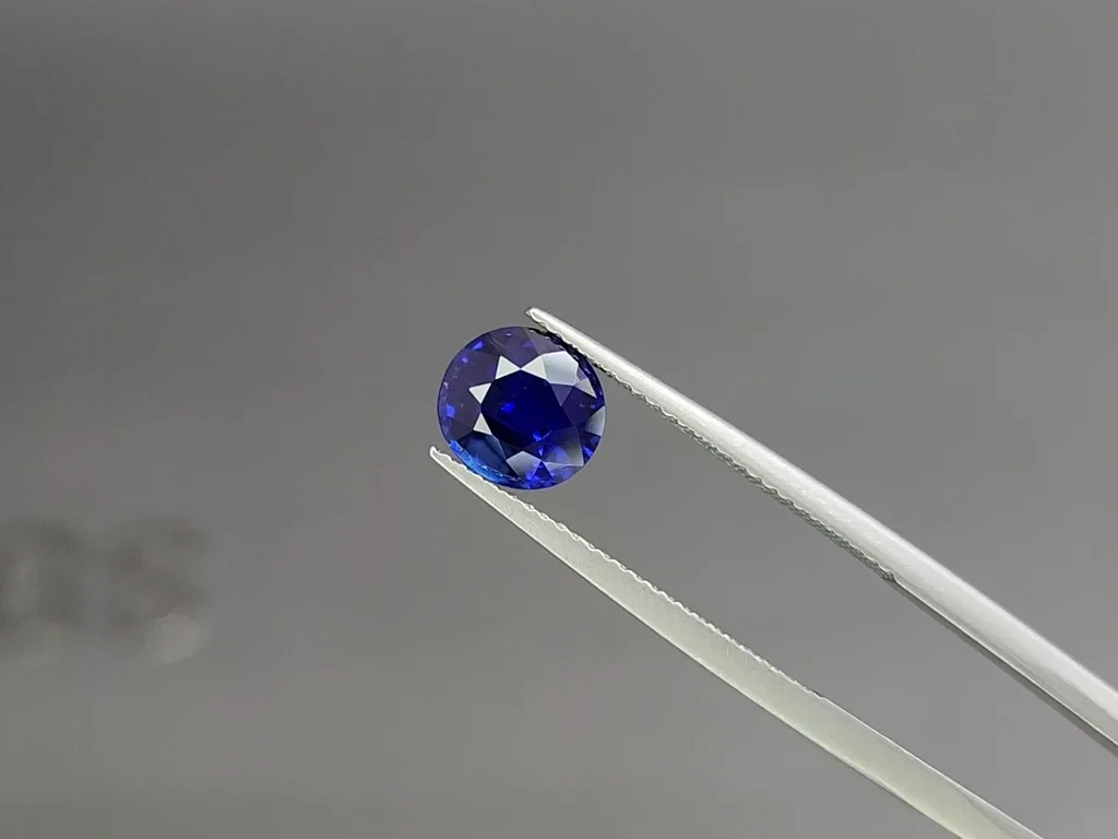 Sapphire Royal Blue round cut 2.03 carats, Sri Lanka  Image №3