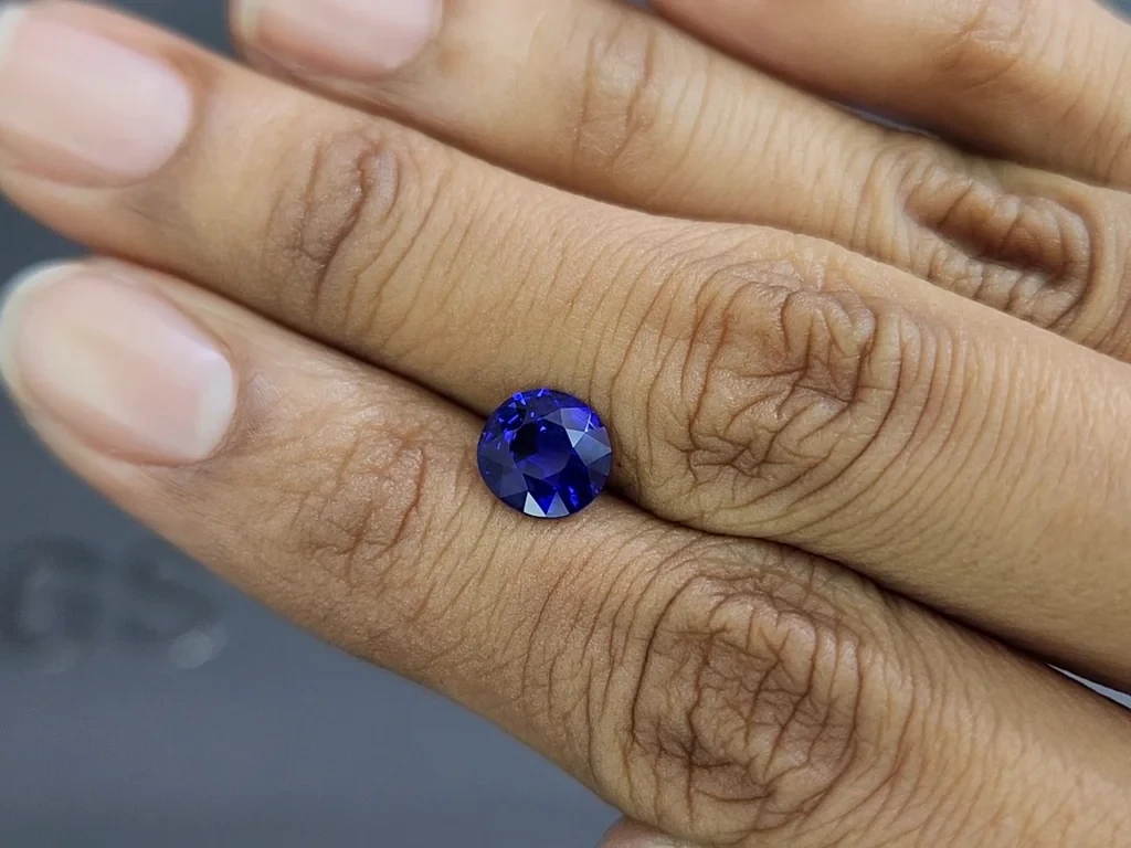 Sapphire Royal Blue round cut 2.03 carats, Sri Lanka  Image №2