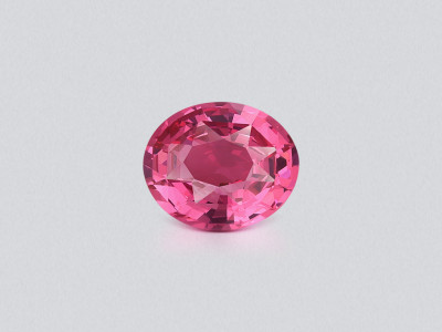 Spinelle rose vibrant de Mahenge, taille ovale, de 1,57 carat, de Tanzanie photo
