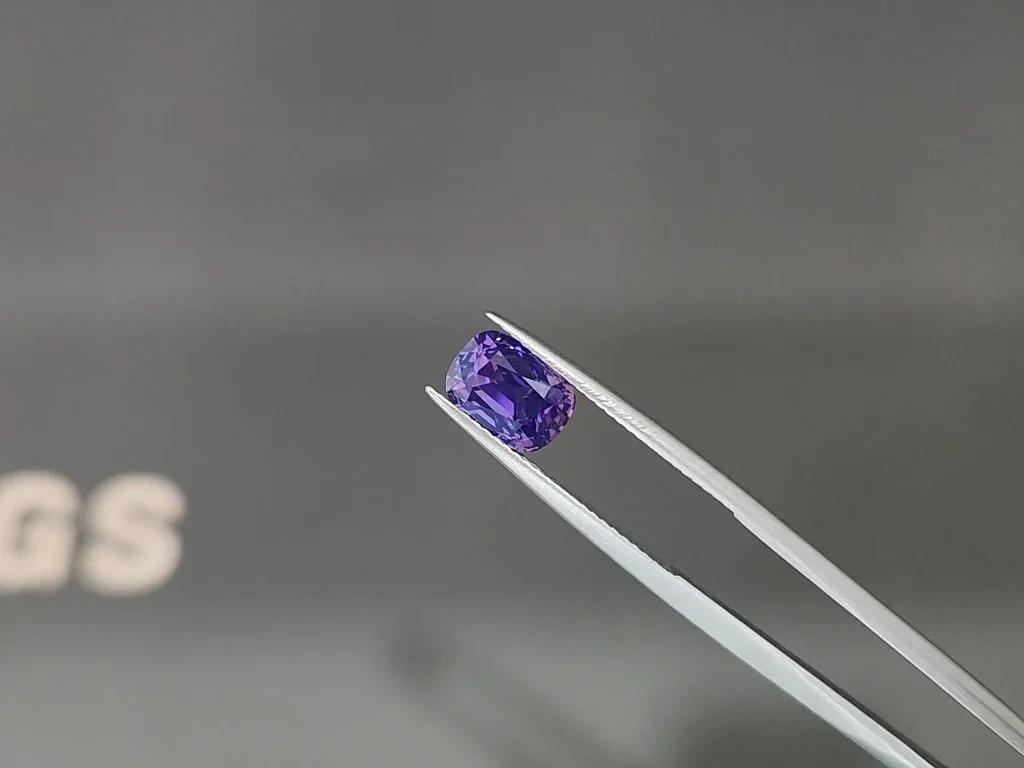 Unheated violet sapphire cushion cut 3.01 carats, Sri Lanka Image №3