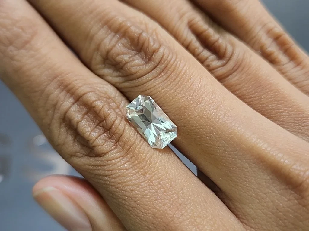 Kunzite radiant cut 3.16 carats, Pakistan Image №2
