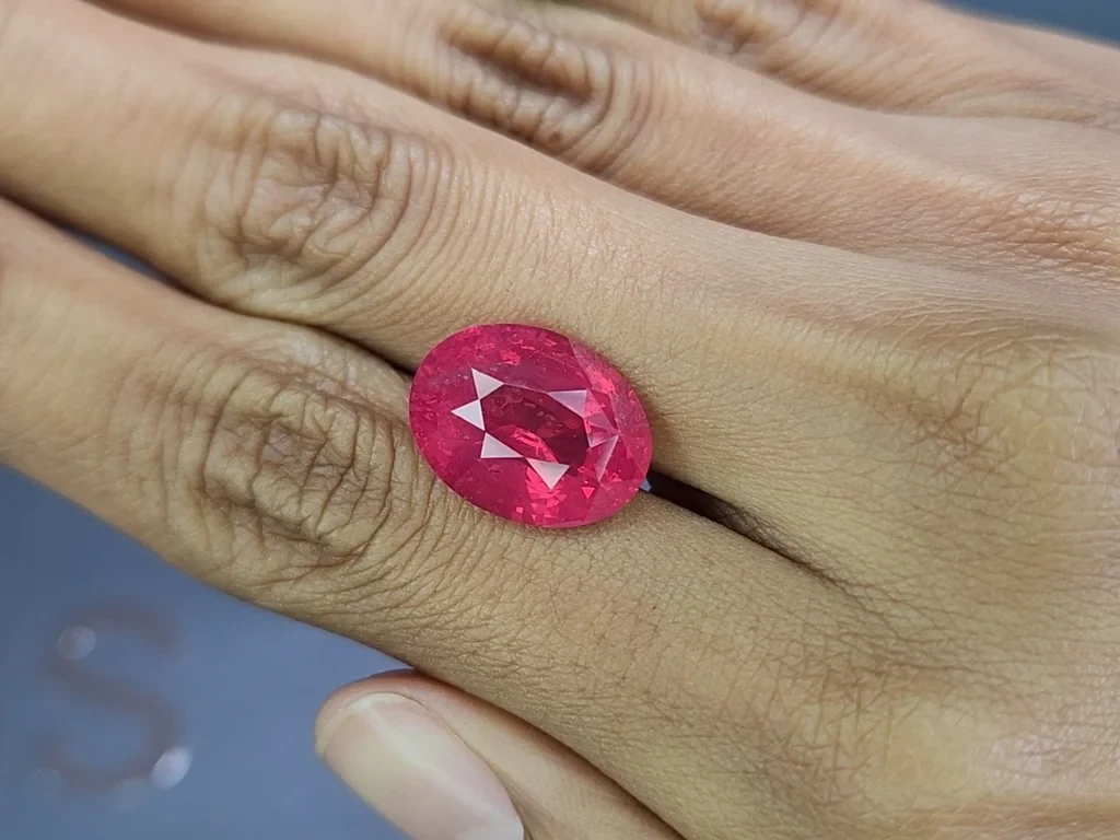 Spinelle de Mahenge rose vif taille ovale 12,20 carats, Tanzanie Image №2