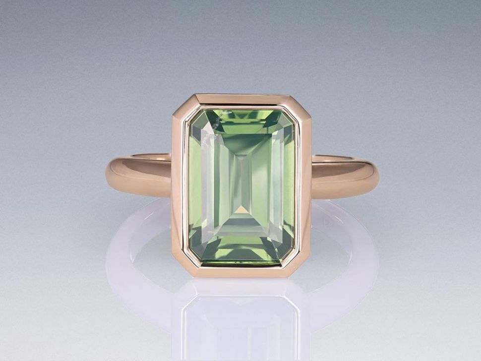 Ring with a unique green zircon 7.40 ct in 18 karat gold champagne color Image №1