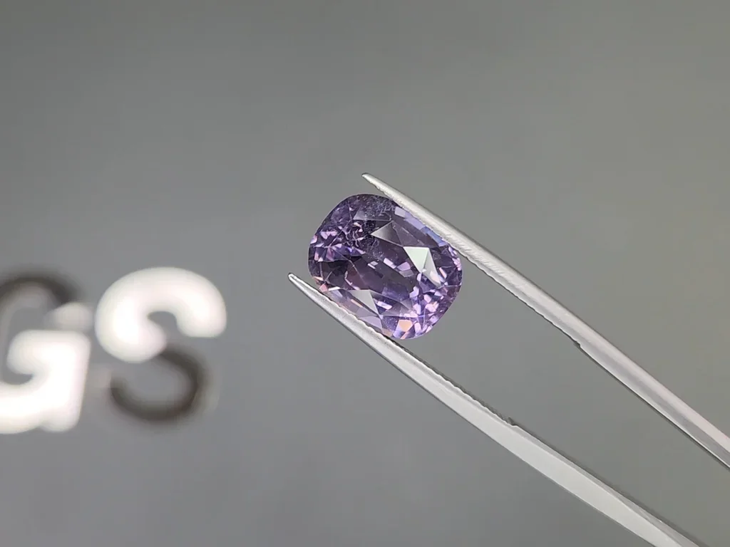 Cojín de espinela lavanda tallada 6,17 quilates, Tanzania Image №3