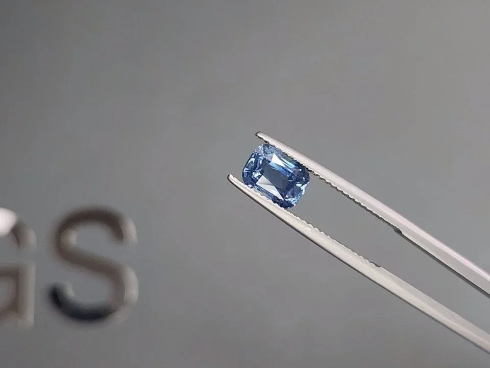 Saphir bleu taille coussin non chauffé 2,08 carats, Sri Lanka Image №3