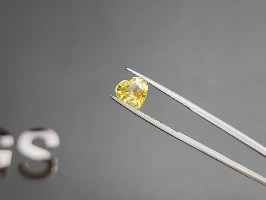 Zafiro amarillo talla corazón de 3,03 ct, Sri Lanka Image №3