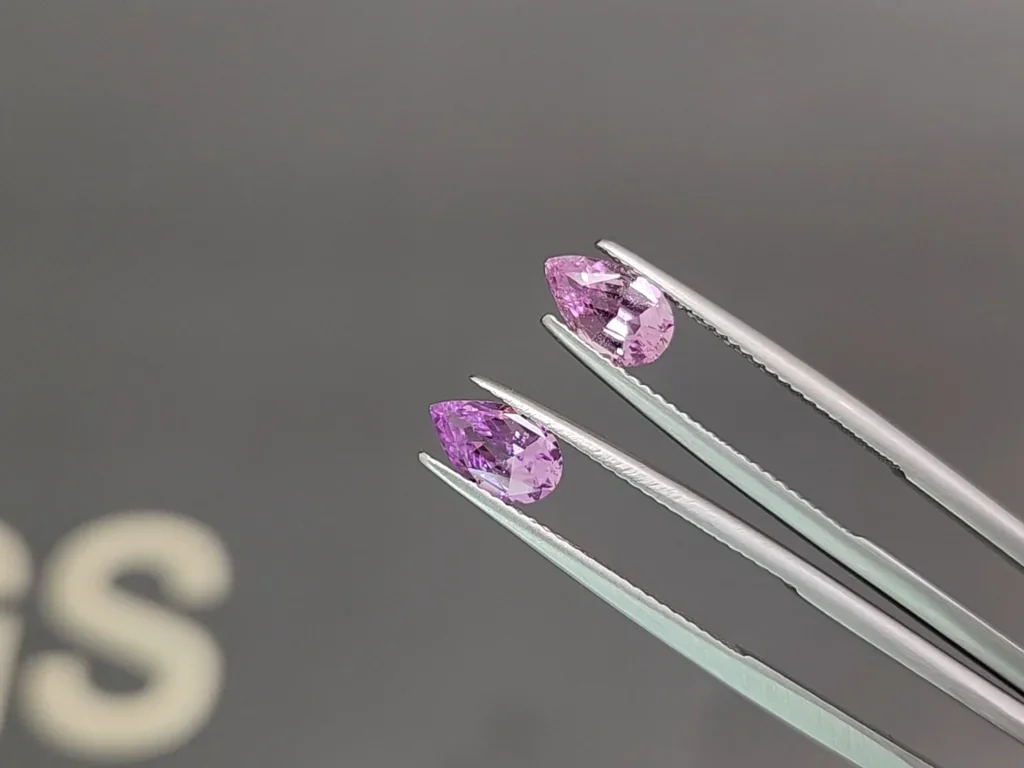 Pair of unheated pink sapphires in pear cut 1.88 carats, Sri Lanka Image №3