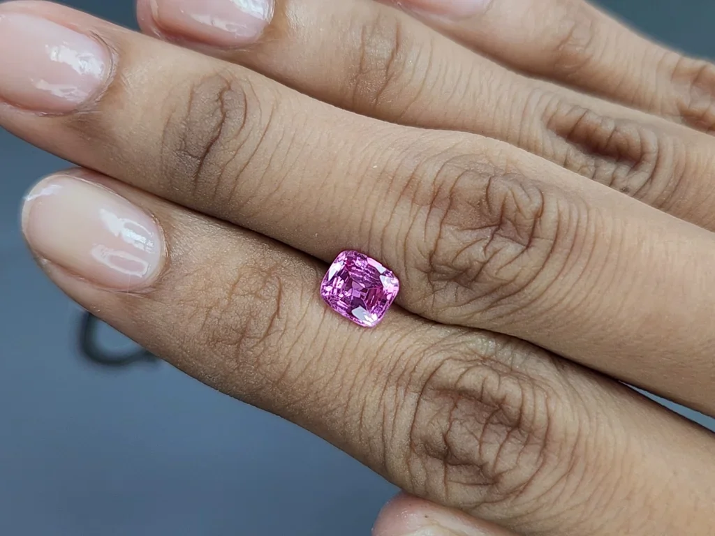 Zafiro rosa talla cojín de 1,48 quilates, Madagascar GIA, ICA Image №2