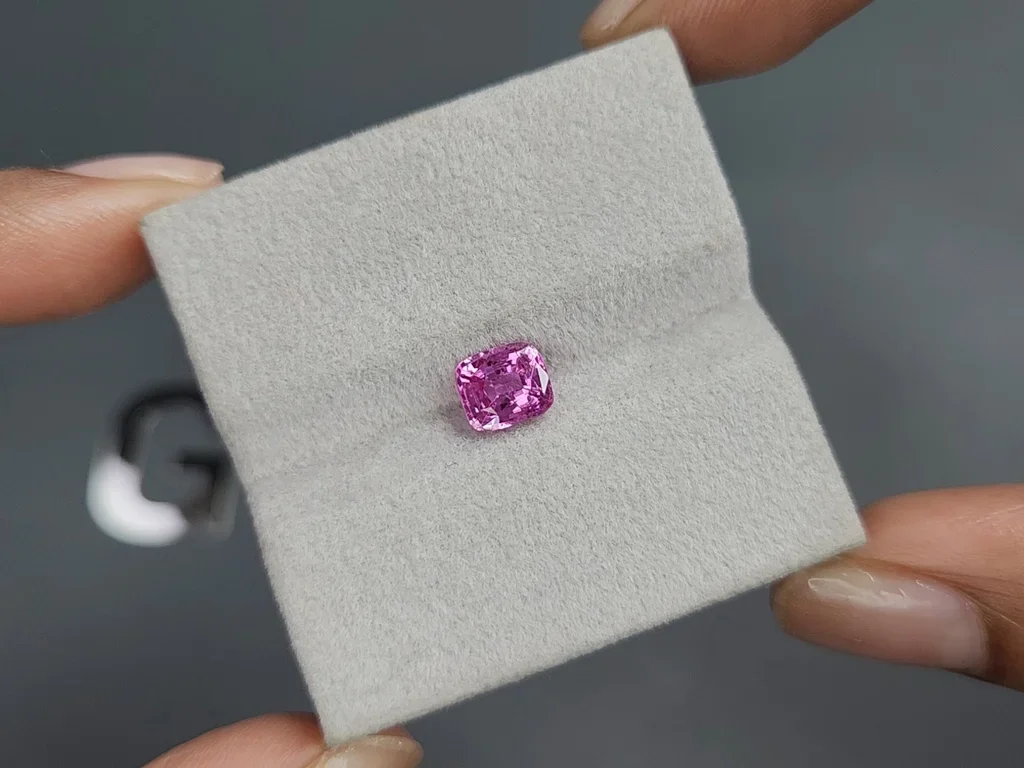 Zafiro rosa talla cojín de 1,48 quilates, Madagascar GIA, ICA Image №4