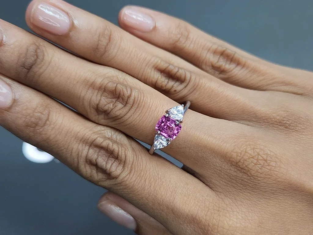 Zafiro rosa talla cojín de 1,48 quilates, Madagascar GIA, ICA Image №5