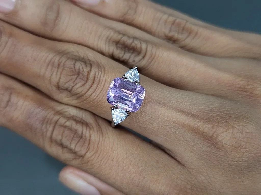 Spinelle lavande taille coussin de 3,43 carats, Birmanie Image №5