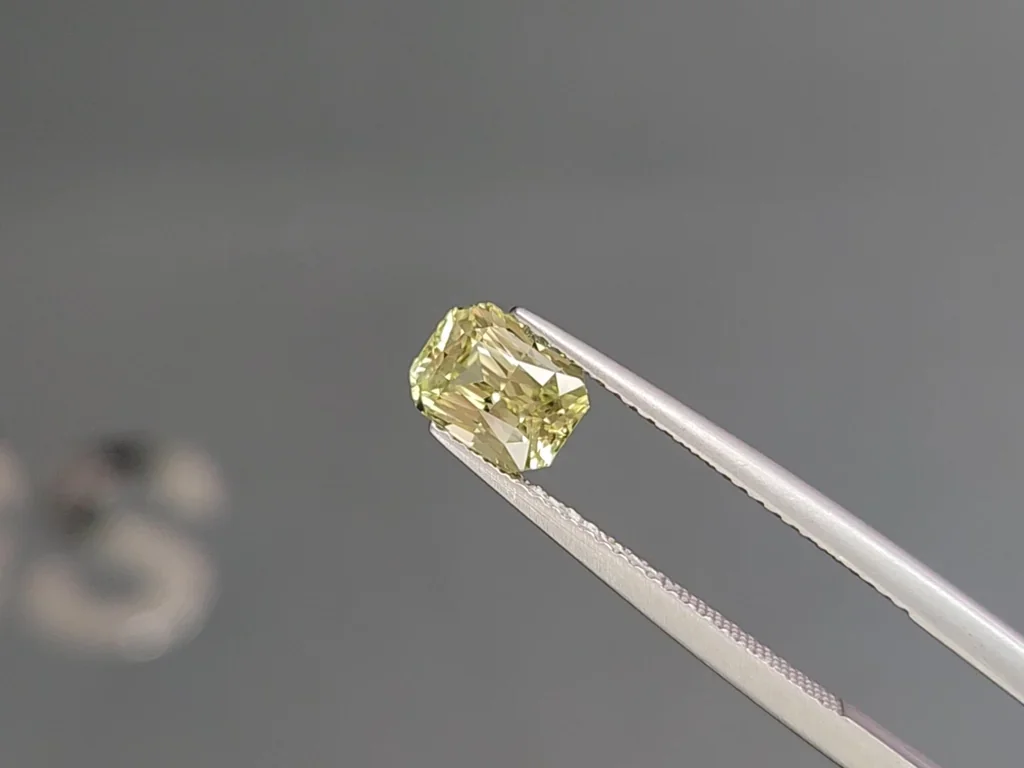 Zafiro amarillo pastel de talla radiante de 1,78 carats, Sri Lanka Image №3