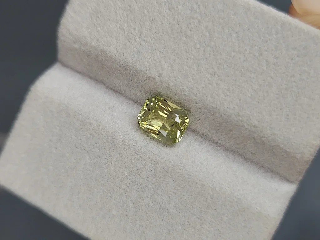 Zafiro amarillo pastel de talla radiante de 1,78 carats, Sri Lanka Image №4