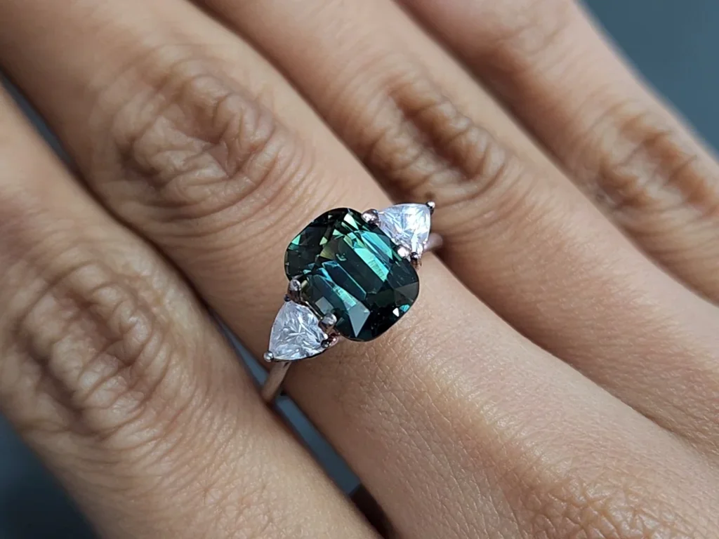 Saphir Blaugrüner im kissenschliff 4,04 karats, Madagaskar Image №5