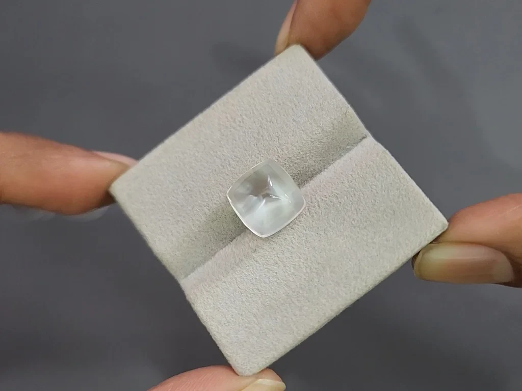 Piedra lunar talla cabujón de 6,60 quilates, Birmania Image №4