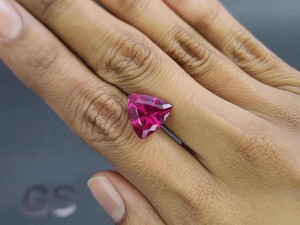 Tourmaline rubellite trillion cut 6.68 carats, Africa Image №2