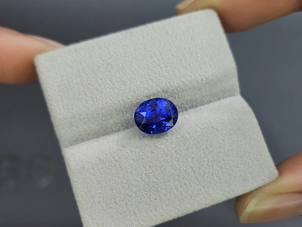 Saphir bleu royal ovale de 4,10 carats, Sri Lanka  Image №4