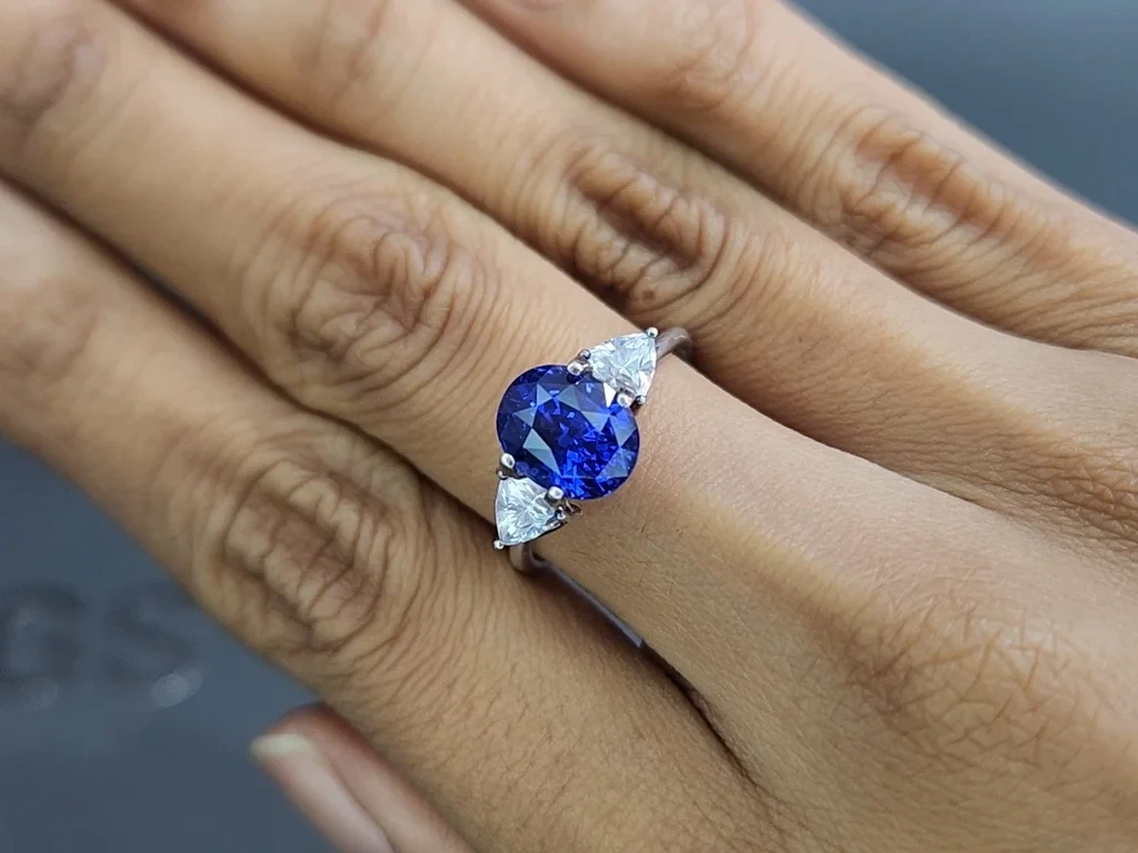 Saphir bleu royal ovale de 4,10 carats, Sri Lanka  Image №5