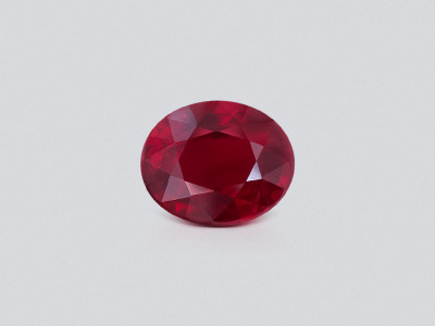 Unbehandelter rubin im Pigeon-Blood schliff oval 2,49 karat, Mosambik photo
