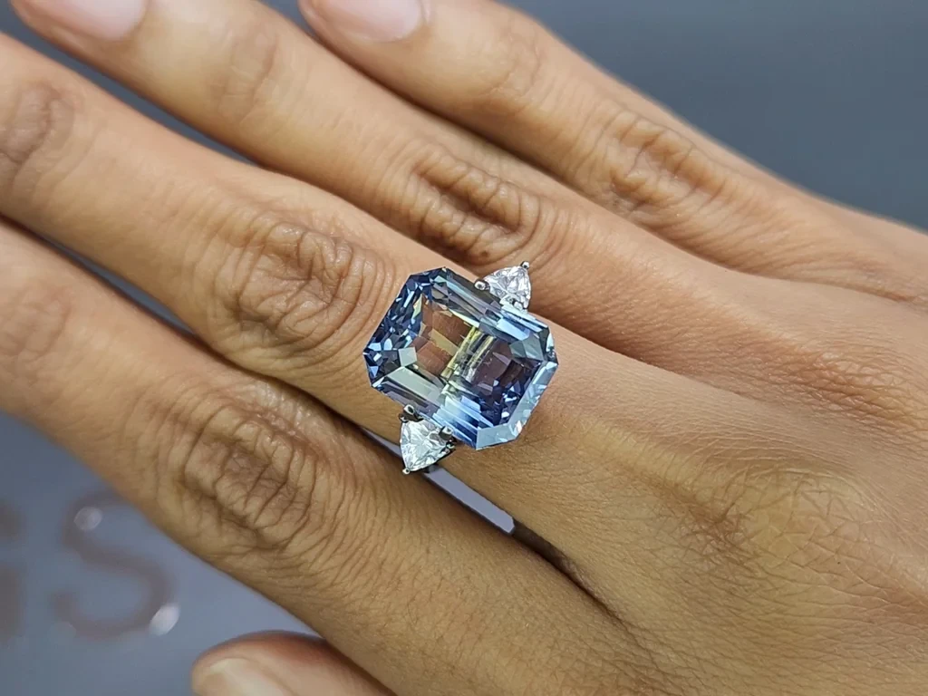 Unheated Bi-Color yellow-blue sapphire in octagon cut 15.45 carats, Sri Lanka  Image №2