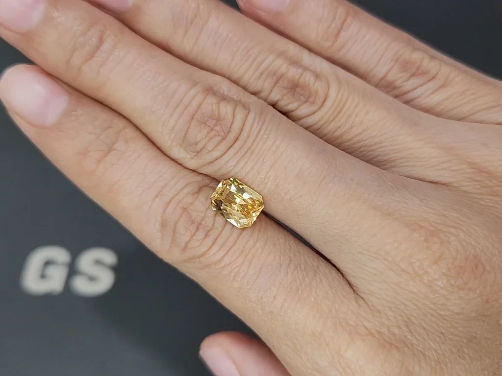 Leuchtend gelber saphir im radiant-schliff 2,53 karat, Sri Lanka Image №2