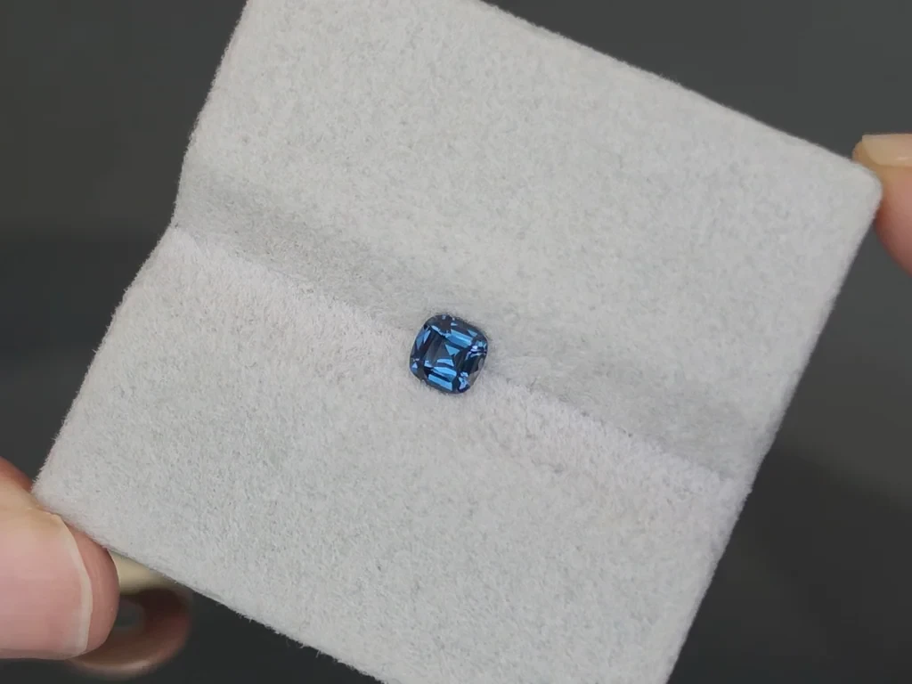 Spinelle bleu taille coussin de 0,49 carat, Tanzanie Image №4