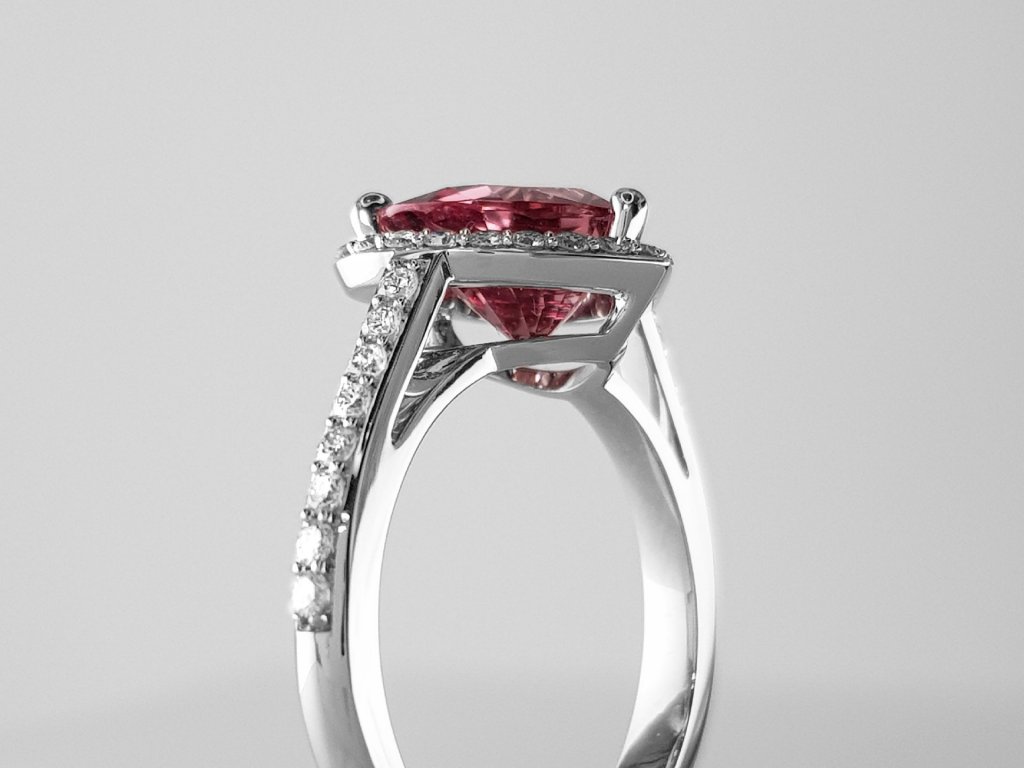 Ring with pink spinel 2.36 ct and diamonds in 18K white gold  Image №4