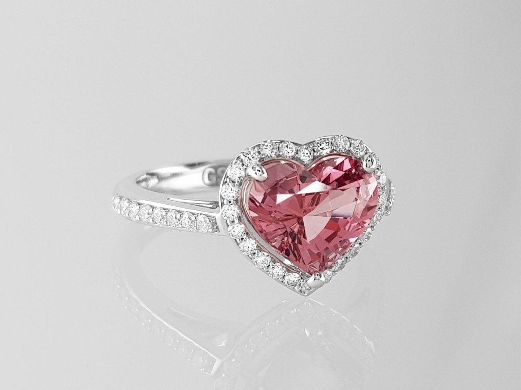 Ring with pink spinel 2.36 ct and diamonds in 18K white gold  Image №3
