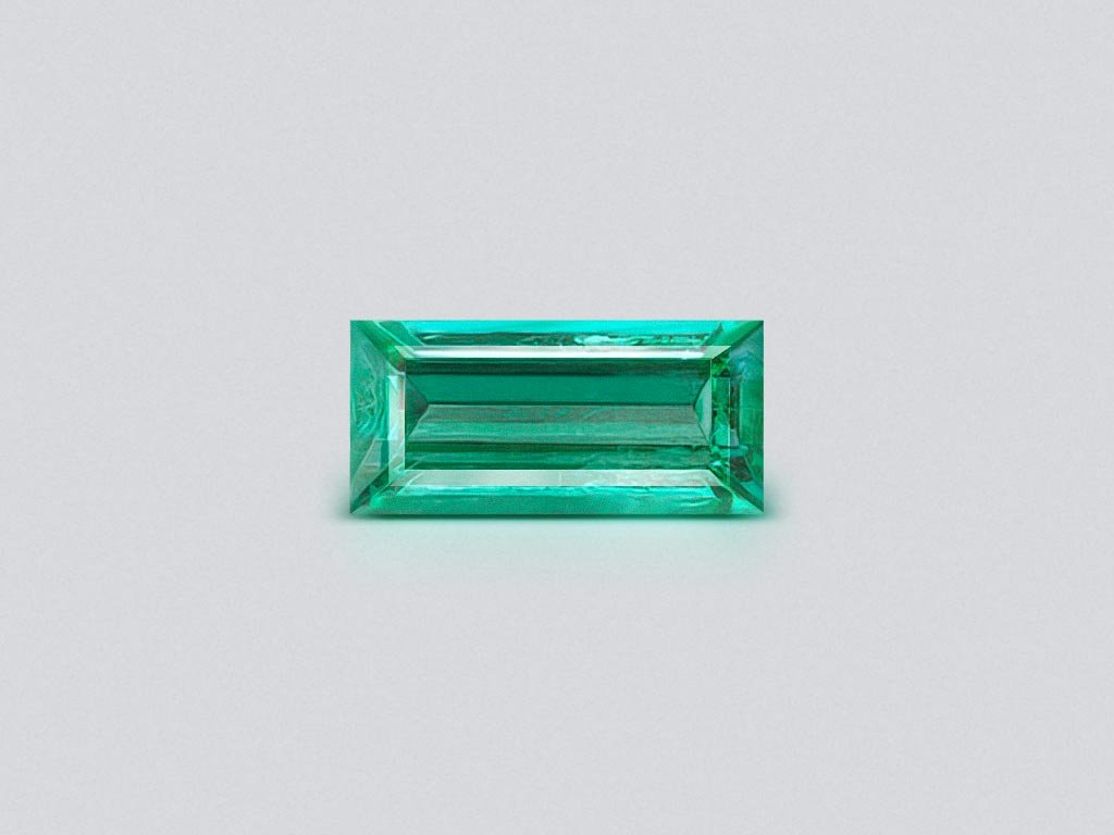 Émeraude verte vibrante de Colombie taille baguette 1,54 carats Image №1