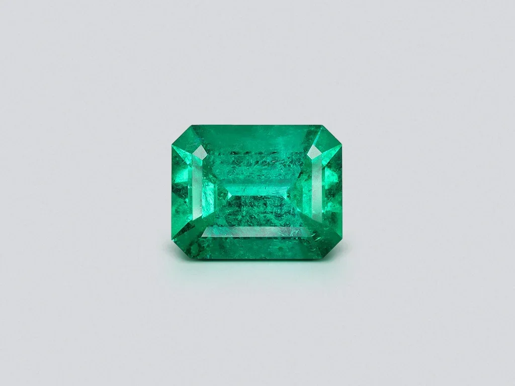 Émeraude vert vif de Colombie, taille octogonale 5,01 carats Image №1