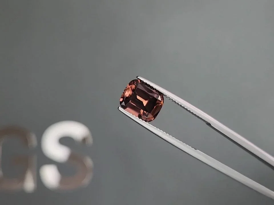 Red-brown cushion cut zircon 5.74 carats, Sri Lanka  Image №3