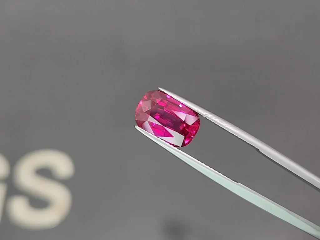 Rubí de talla cojín sin calentar de 5,20 quilates, Mozambique Image №3