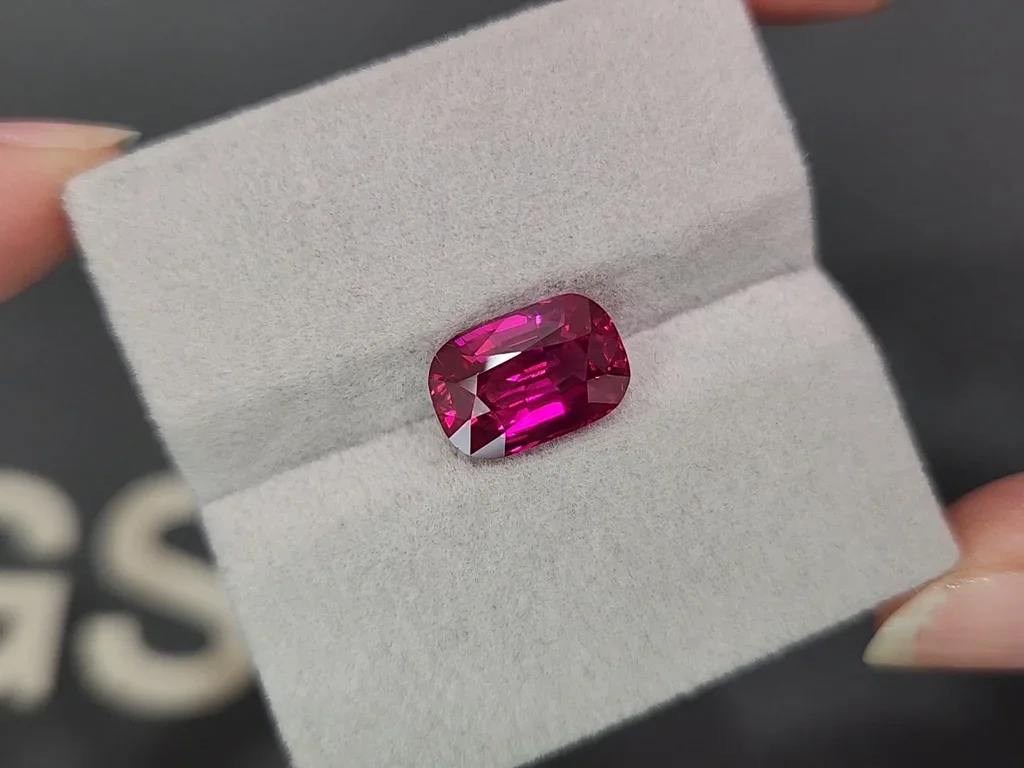 Rubí de talla cojín sin calentar de 5,20 quilates, Mozambique Image №4