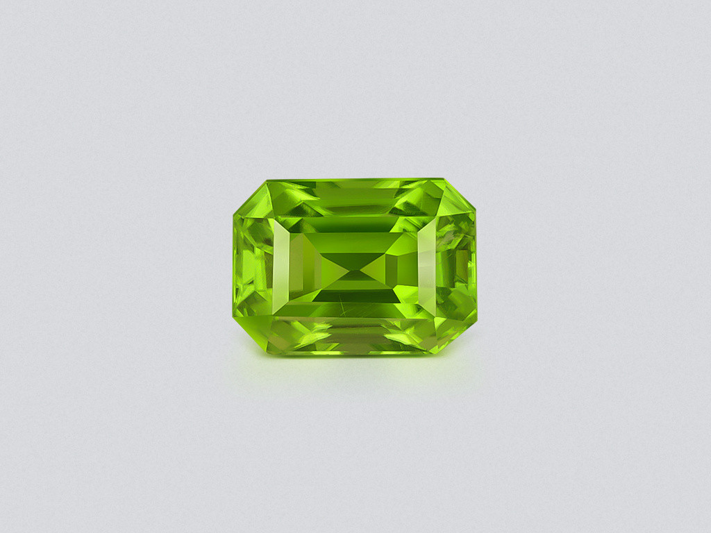 Péridot vert jaune taille octogonale 5,20 ct Birmanie  Image №1