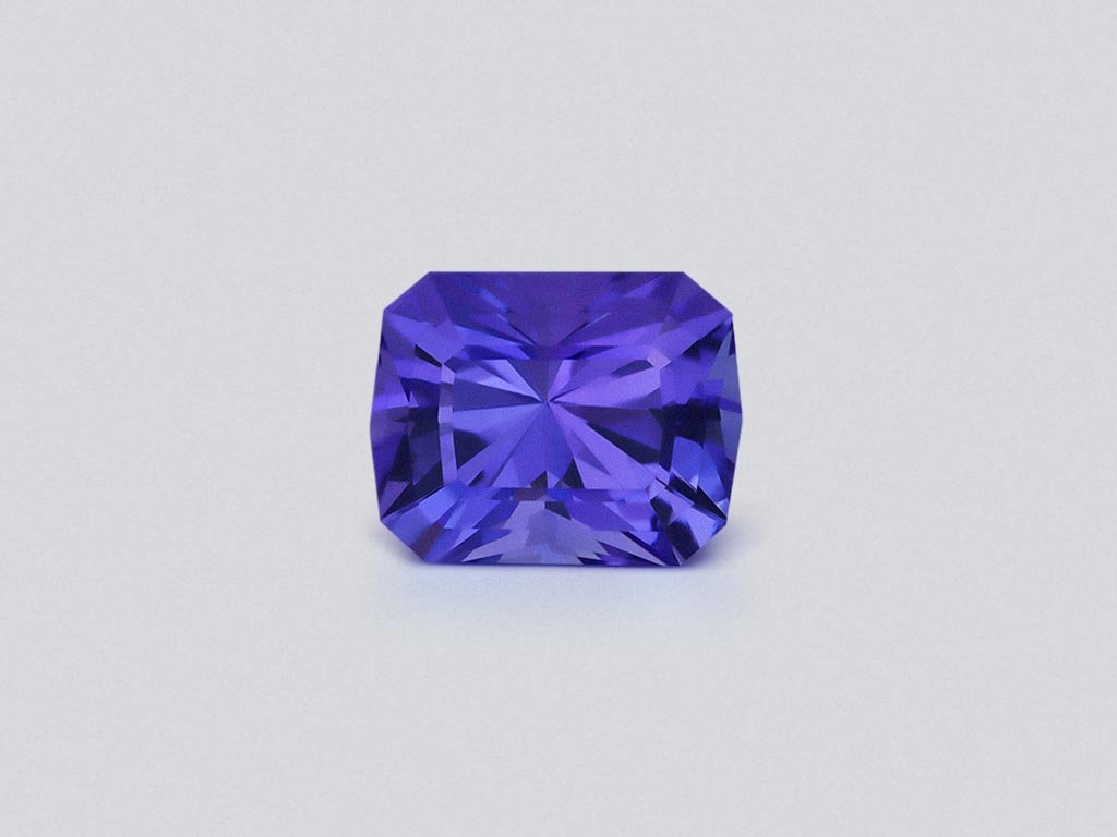 Tanzanite taille radiant 2,28 carats, Tanzanie Image №1