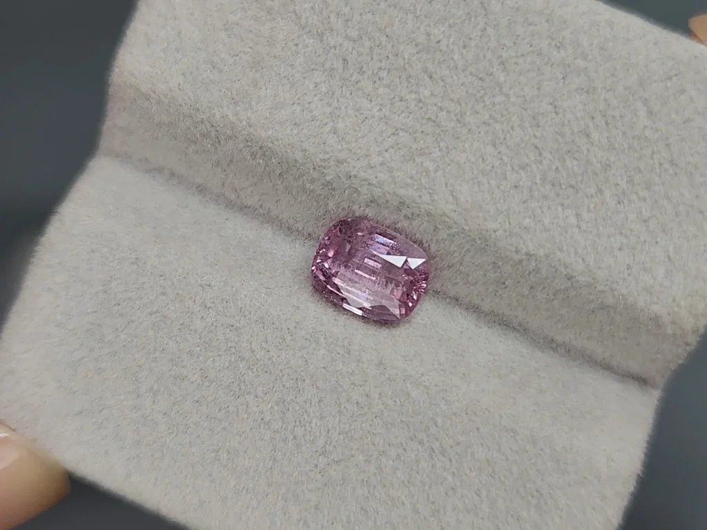 Saphir rose doux taille coussin de 1,55 carats, Sri Lanka Image №4