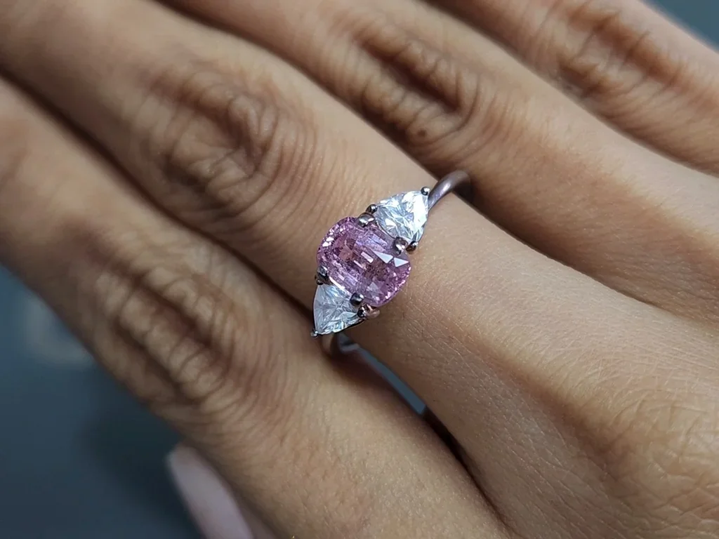 Saphir rose doux taille coussin de 1,55 carats, Sri Lanka Image №5