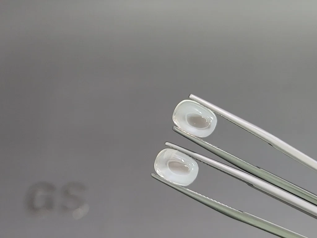 Pair of moonstones cabochon cut 5.34 carats, Burma Image №3