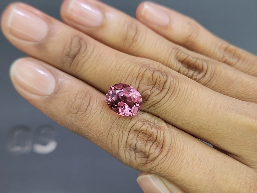 Tourmaline rose-orange ovale de 6,68 carats, Afrique Image №2