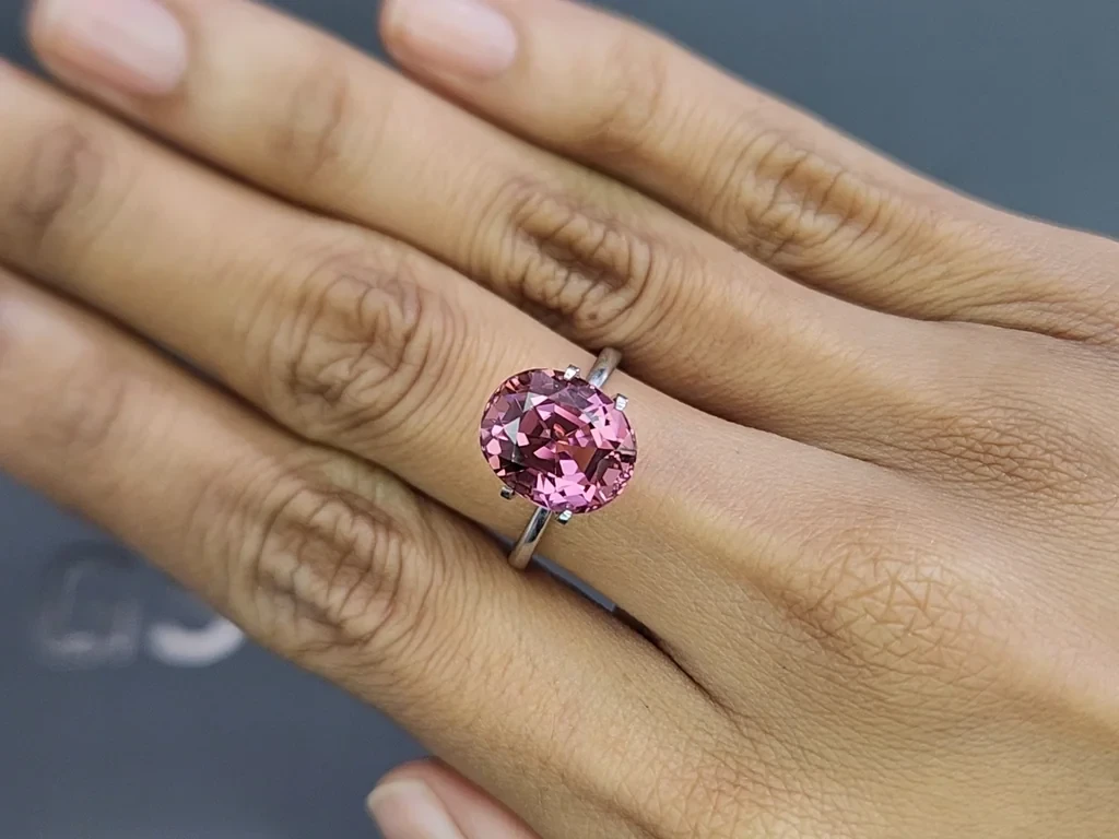 Tourmaline rose-orange ovale de 6,68 carats, Afrique Image №5