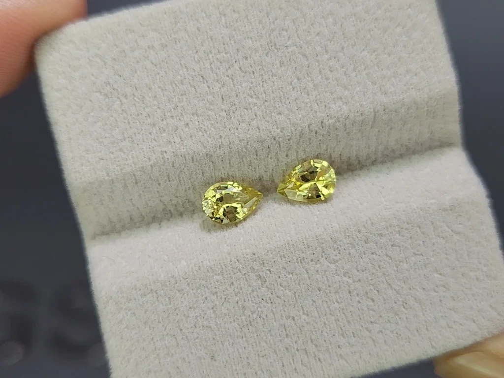 Paire de saphirs jaunes taille poire non chauffés, 1,17 carat, Madagascar Image №4