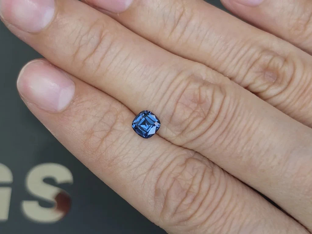 Spinelle bleu taille coussin de 0,72 carat, Tanzanie Image №2