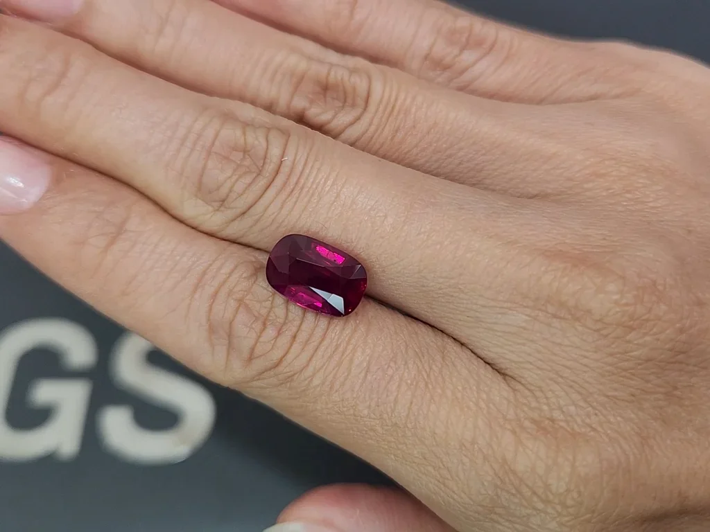 Investment grade Pigeon's Blood red ruby in cushion cut 5.04 carats, Mozambique (SSEF, GRS) Image №2